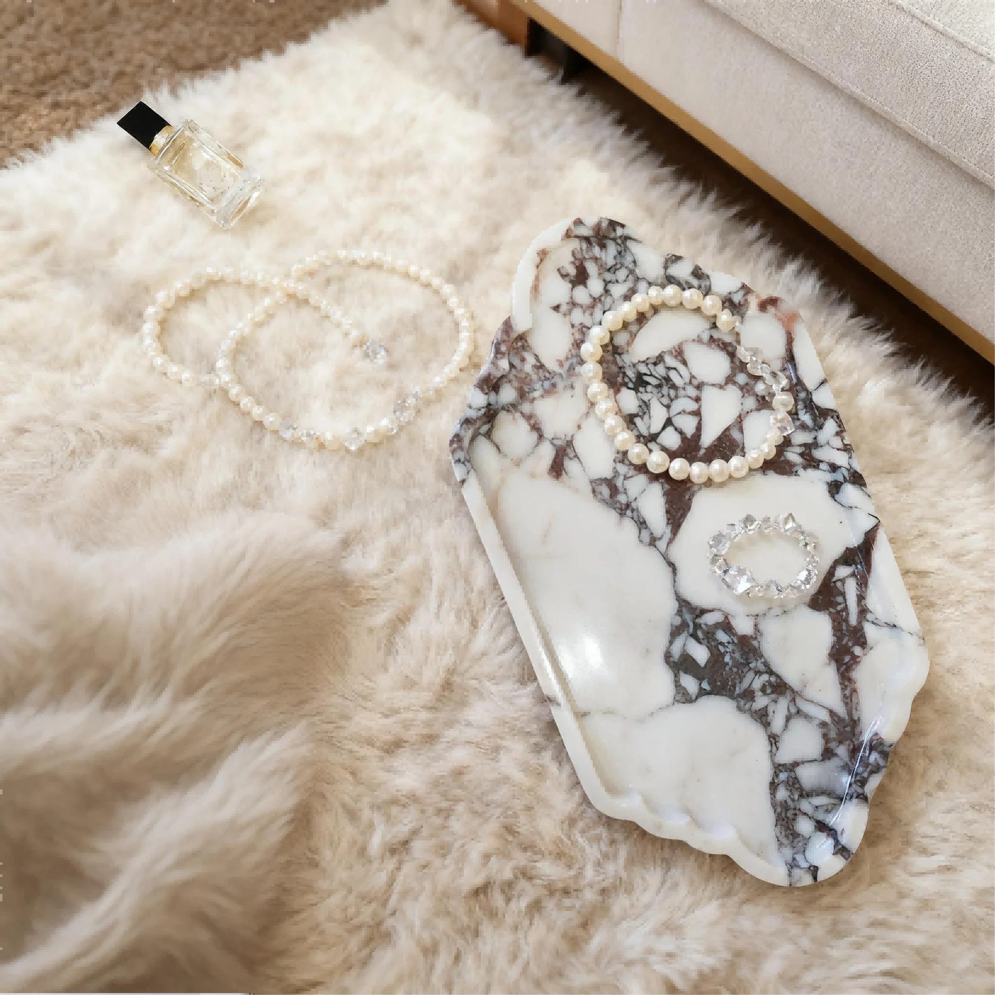 The Scalloped Stone Gallery Tray