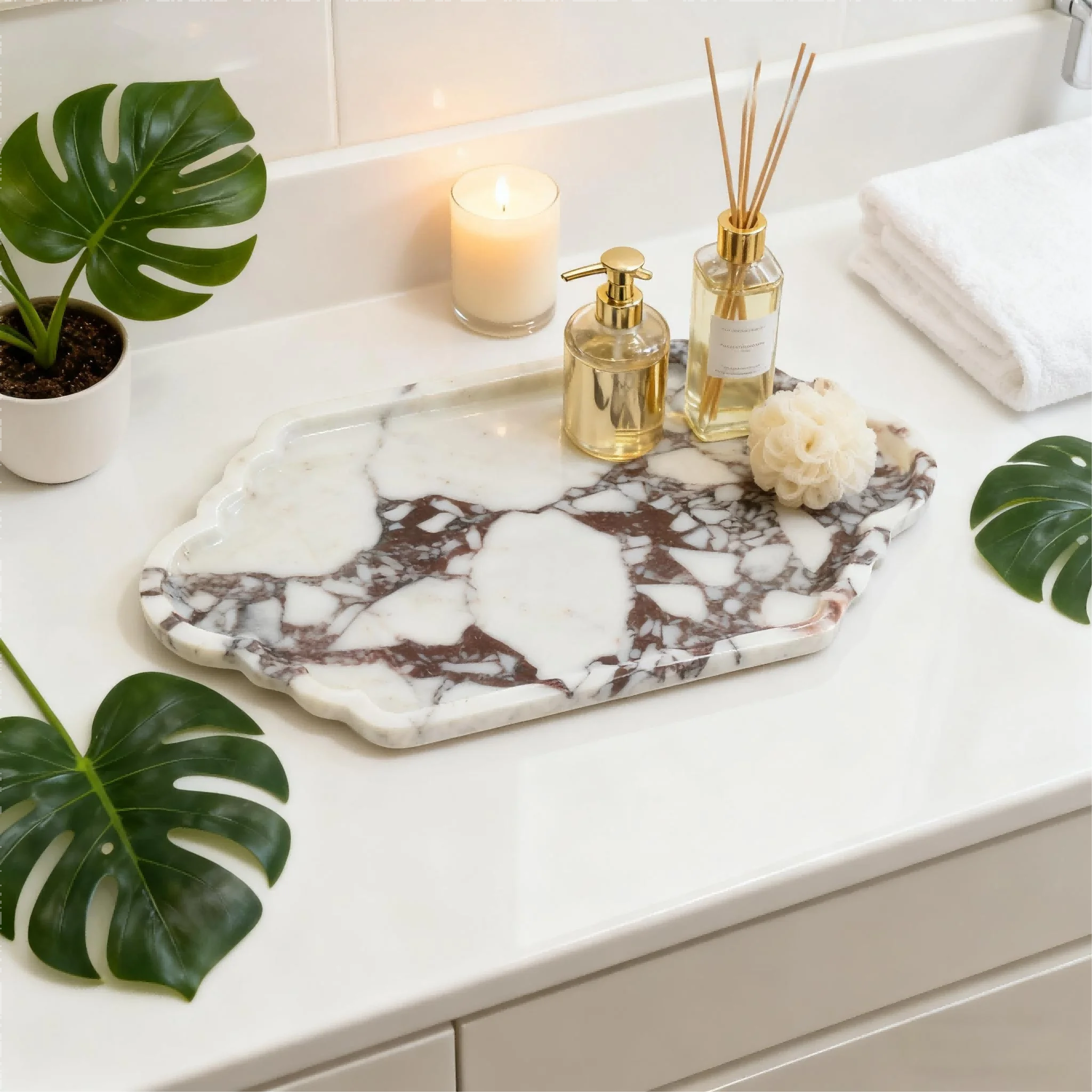 The Scalloped Stone Gallery Tray